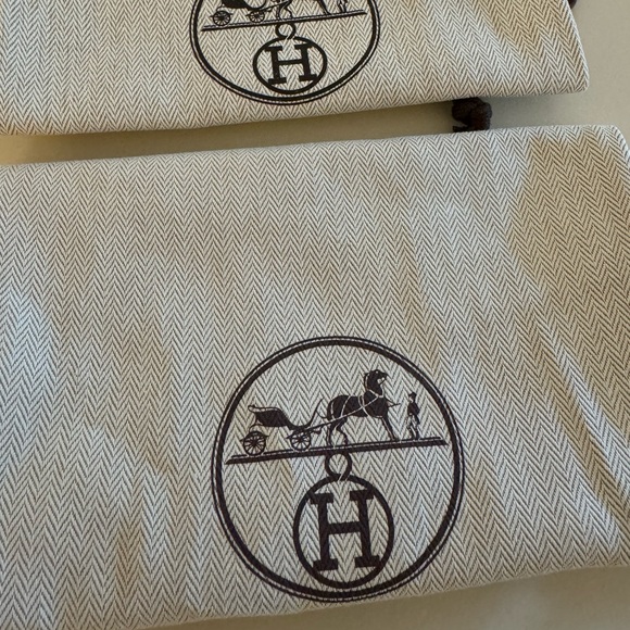 HERMES Authentic Shoe Dust Storage Bag Herringbone Drawstring Logo 15.5” x 8.75” - Picture 6 of 11